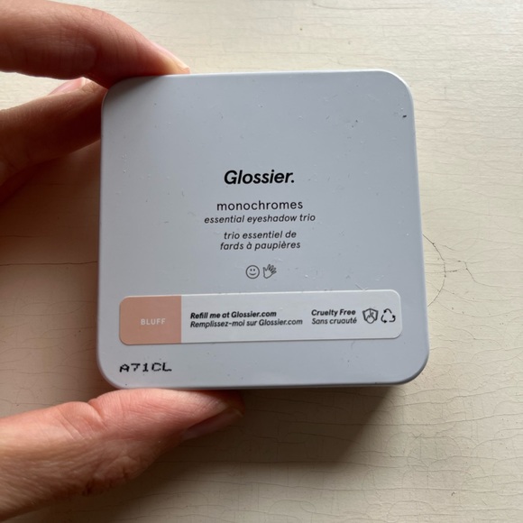 Glossier monochromes essential eyeshadow trio palette in bluff - Picture 2 of 3